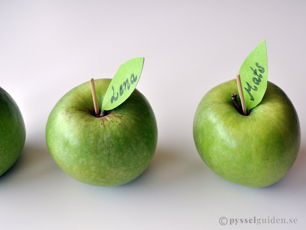 Placeringskort äpple med löv